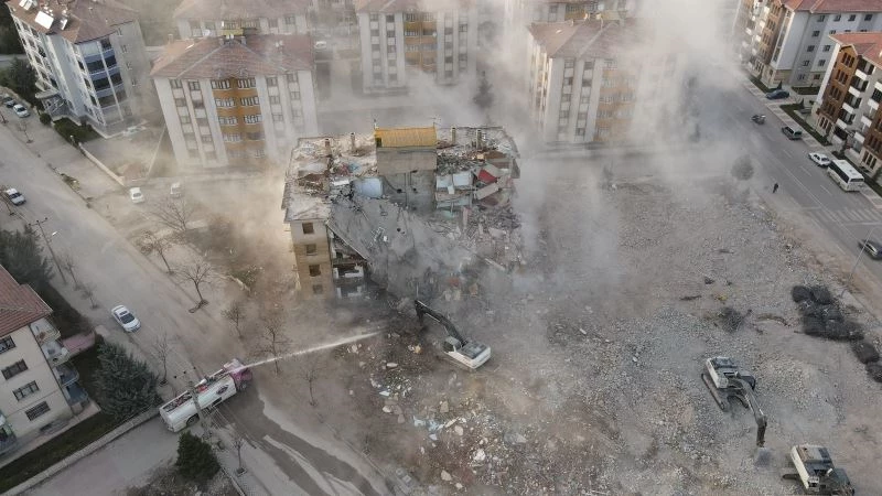 İki depremde 16 bin 773 yapı ağır hasar aldı, 5 bin 664’ünün yıkımı yapıldı
