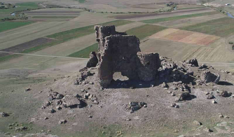 Kız Kalesi, onarılarak turizme kazandırılmayı bekliyor
