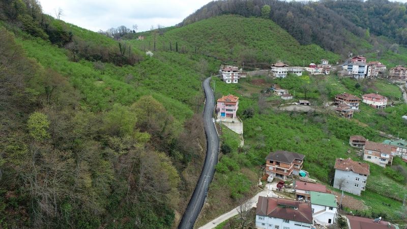 Fatsa’da 4 mahalleyi birbirine bağlayan yol sıcak asfalta kavuşuyor
