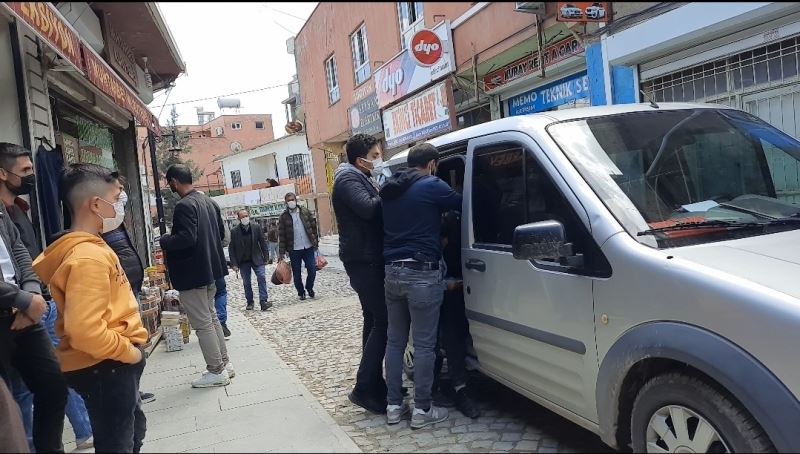 ’Oruçluyum’ diyerek duygu sömürüsü yapan dilenciyi polis enseledi
