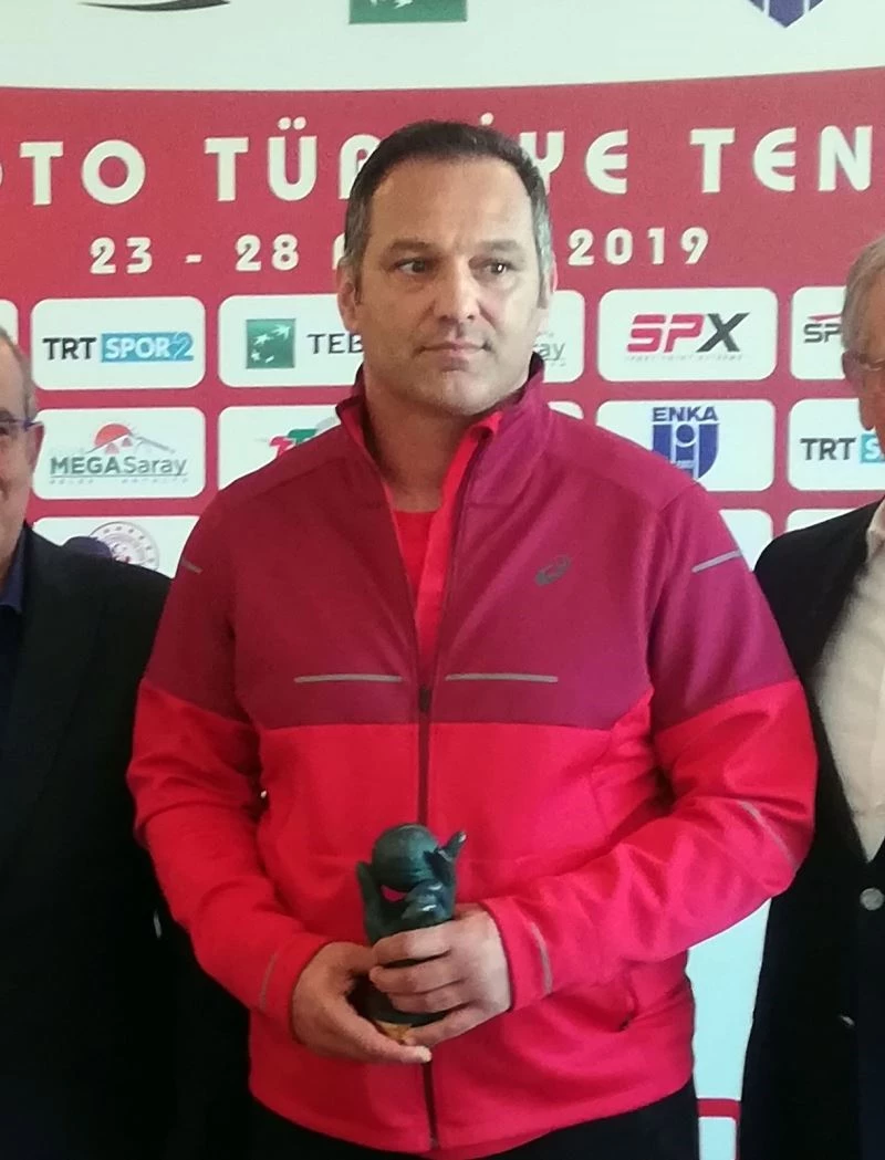 Tenis camiasının acı kaybı
