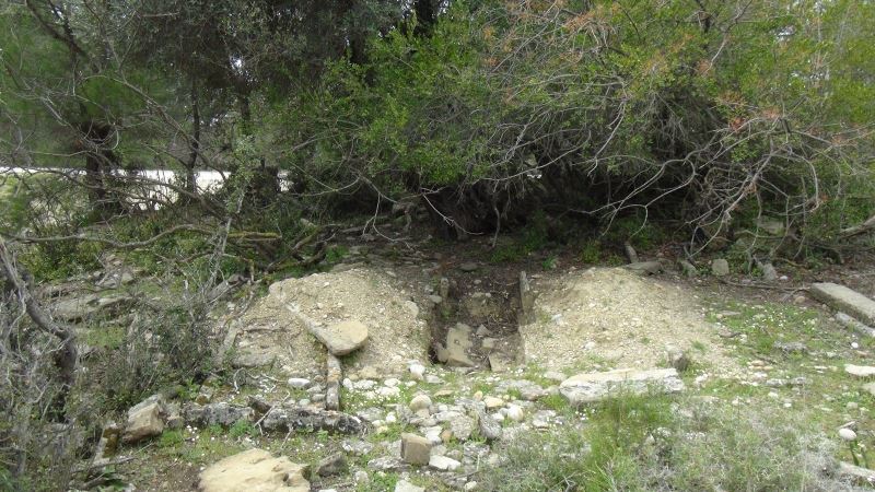 Antalya’da tarihi mezarlar tahrip ediliyor
