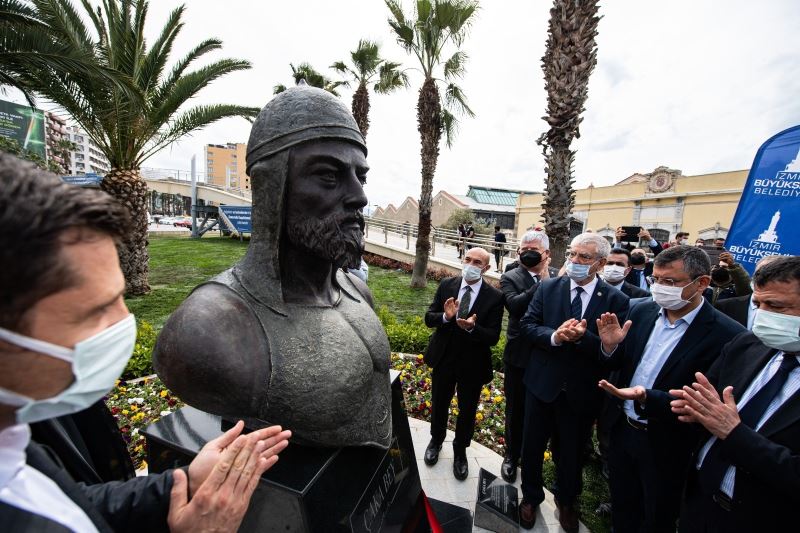 İlk Türk denizcilerinden Çaka Bey’in büstü açıldı

