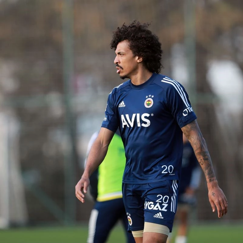 Mesut Özil ve Nazım Sangare takımla çalıştı