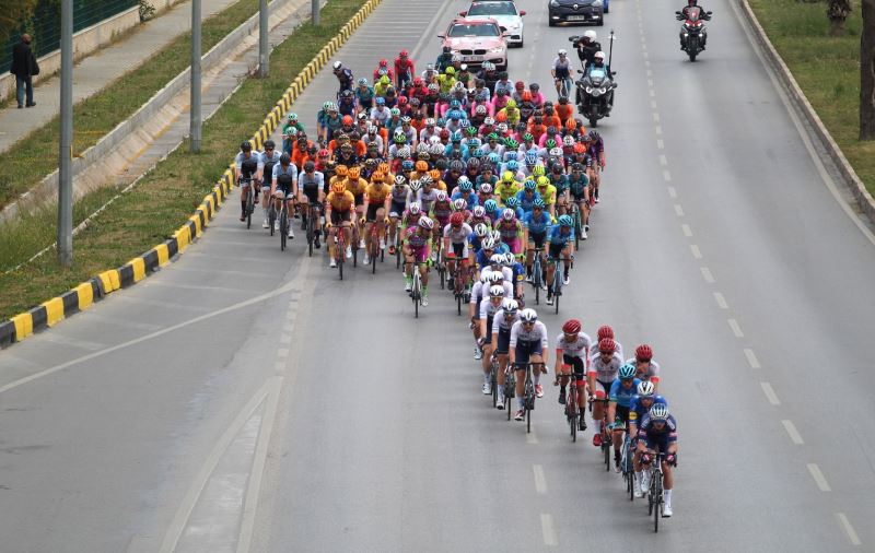 Vatandaşlar 56. Cumhurbaşkanlığı Türkiye Bisiklet Turu’nu ilgiyle takip etti
