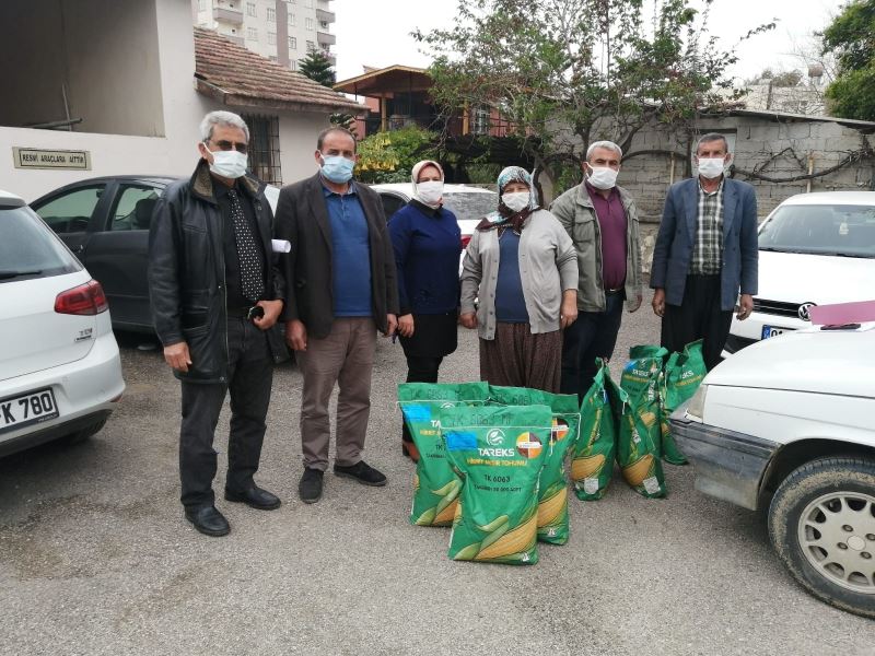 Adana’da üreticileri 19 bin kg tohumluk dağıtıldı
