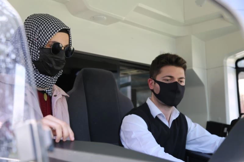 Özel öğrencinin hayalini tramvayda gerçekleştirdiler
