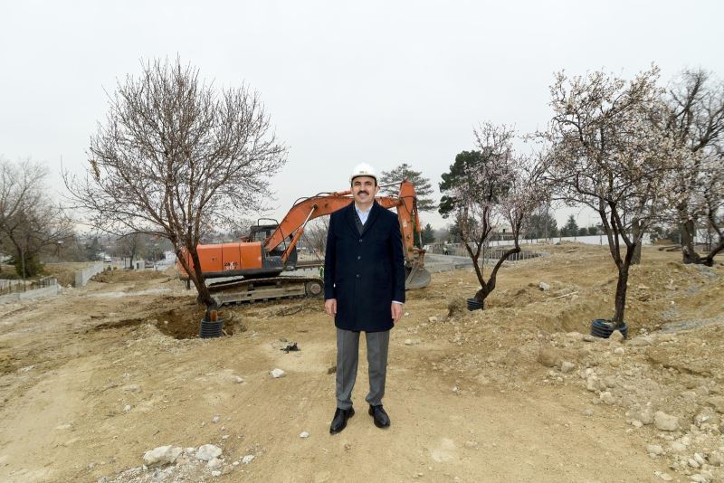 Başkan Altay Meram Çamlıbel çevre düzenlemesini inceledi
