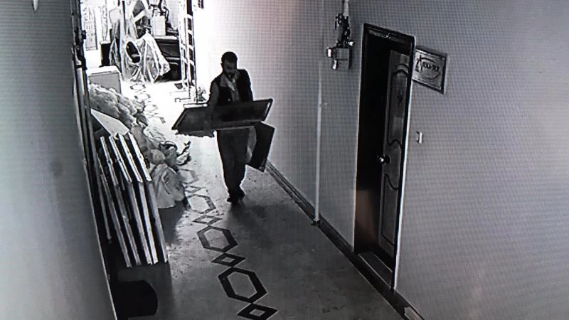 Batman’da hırsızlar 50 yıllık tabloları çaldı
