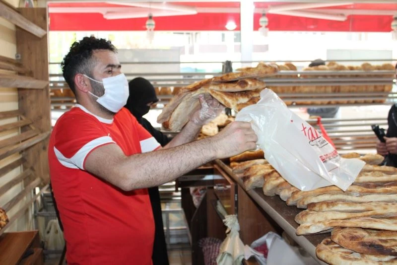 Iğdır’da fırıncıların yoğun pide mesaisi
