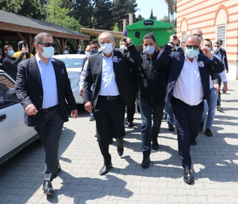 Fatih Terim ve Mehmet Ağar, İlhan Demirdal’ın tabutunu omuzladı
