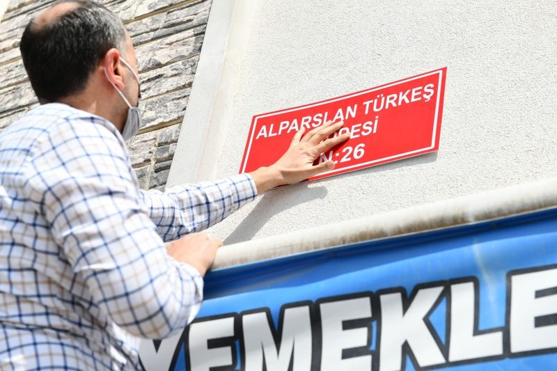 Ak Partili belediyeden Alparslan Türkeş’e vefa
