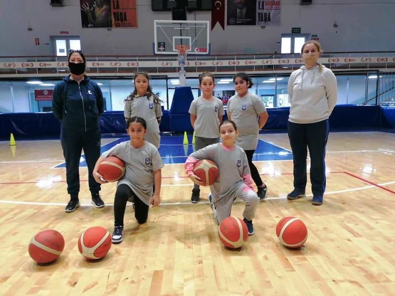 Yunusemre’den basketbola davet
