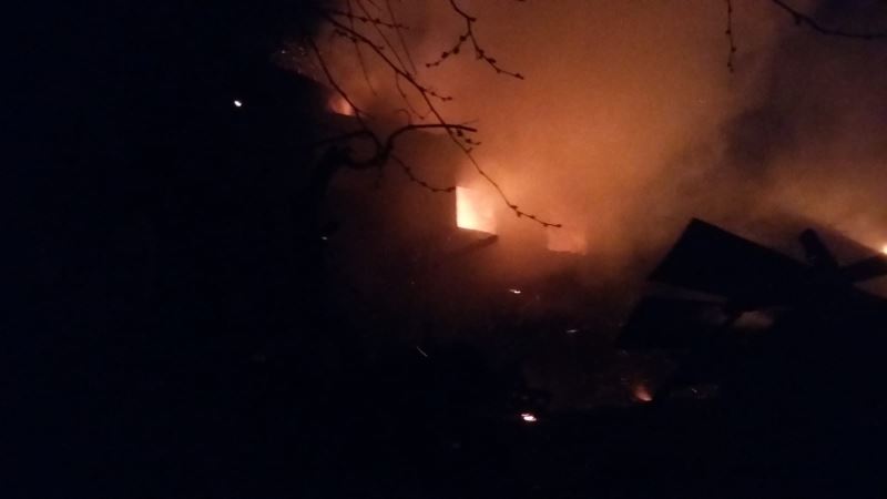 Karaman’da çıkan yangında 5 ev kullanılamaz hale geldi
