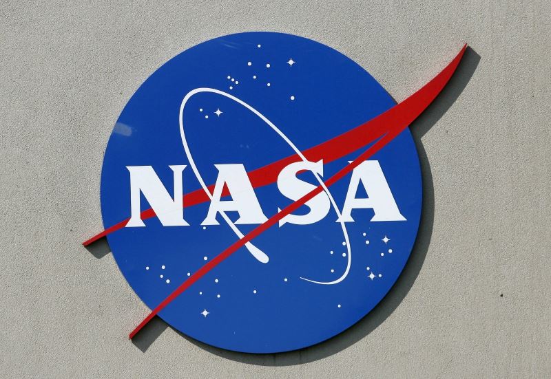 NASA, Ay’a iniş kapsülünün inşası için SpaceX’i seçti
