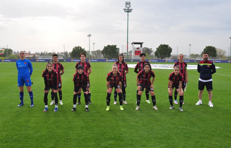 Turkcell Kadın Futbol Ligi başladı