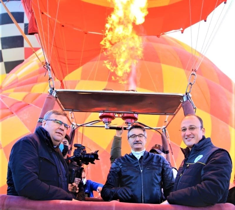 Başkan Örki ve Bakan Tüzmen Pamukkale’nin güzelliklerini yeniden keşfe çıktılar
