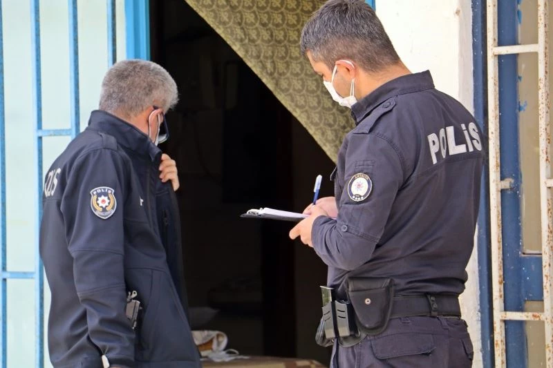 Bir hafta önce öldü sanılıp kapısına gelen polislere 