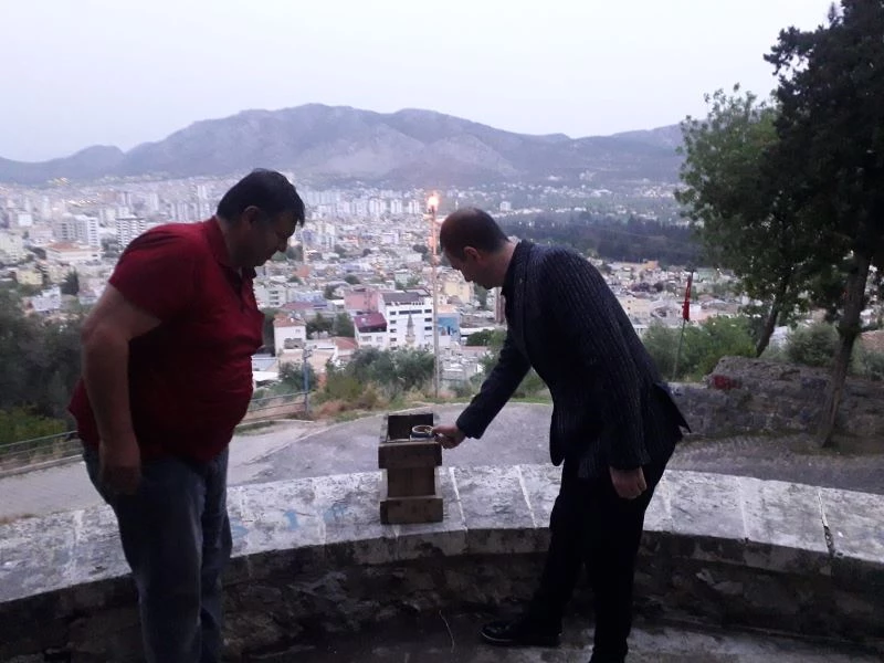 7 asırlık kaleden ramazan topunu Kaymakam Gürçam attı
