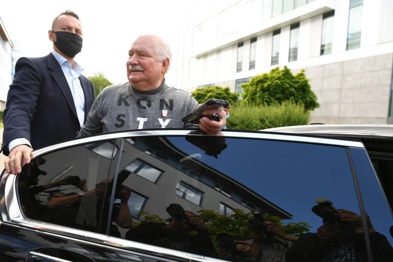 Polonya’nın eski Cumhurbaşkanı Walesa, internette iş arıyor
