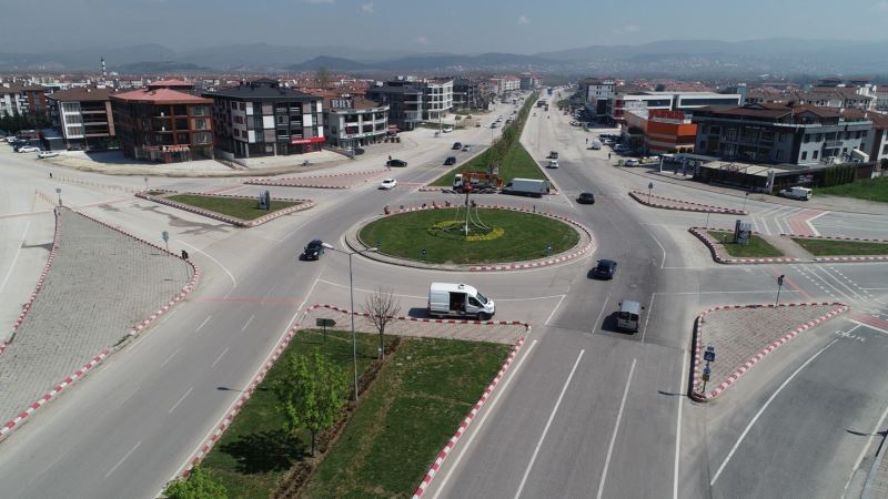 Işıklı bordürler kavşaklara renk kattı
