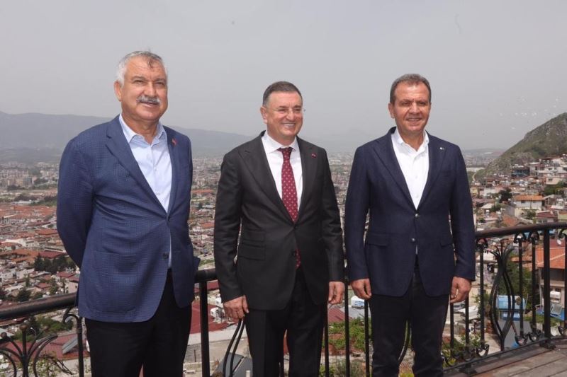 Akdeniz’in 3 büyükşehir belediye başkanı ortak yayında buluştu
