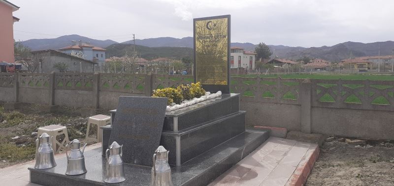 Kurtuluş Savaşı kahramanı için anıt mezar yapıldı
