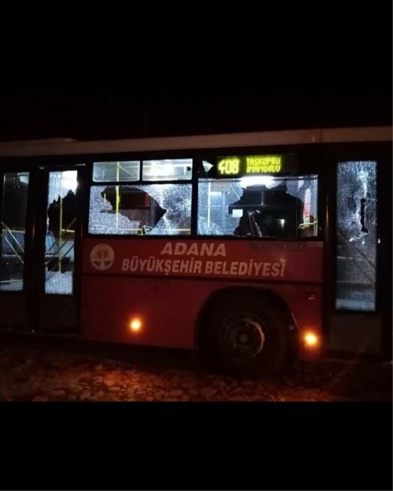 Belediye otobüsüne taşlı sopalı saldırı: 3 yaralı