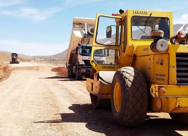 Van Büyükşehir Belediyesinden stabilize yol çalışması
