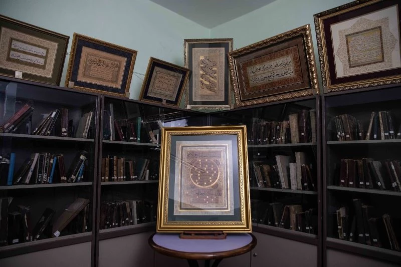 DEÜ, yazma eser arşivini araştırmacıların kullanımına sundu
