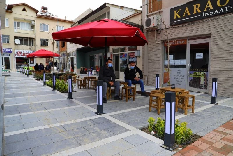 Saruhanlı’da atıl durumdaki çarşı yenilenerek hayat buldu
