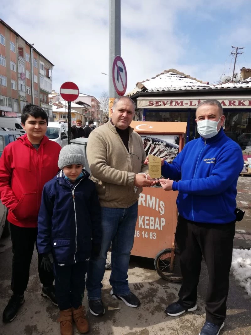 Yerköy’de hayvanseverlere plaket
