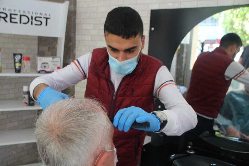 Bilecik’te berber tarifelerine yine zam geldi
