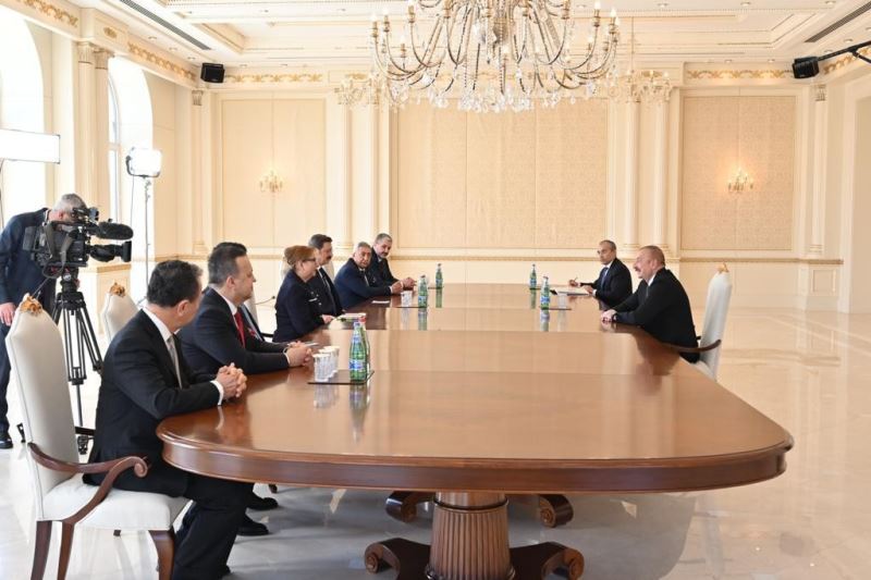 Ticaret Bakanı Pekcan, Azerbaycan-Türk şehitliklerini ziyaret etti
