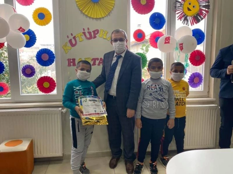 Pandemide kitap okudular, ödülleri kaptılar
