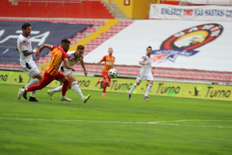Süper Lig: Hes Kablo Kayserispor: 1 - Gençlerbirliği: 0 (İlk yarı)
