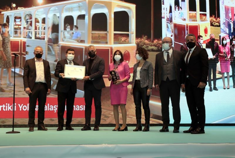 Akdeniz Belediyeler Birliği’nden Manavgat Belediyesi’ne ödül
