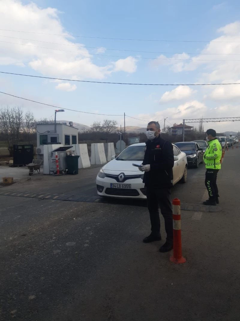 Kısıtlamaya uymayanlar polisten kaçamadı
