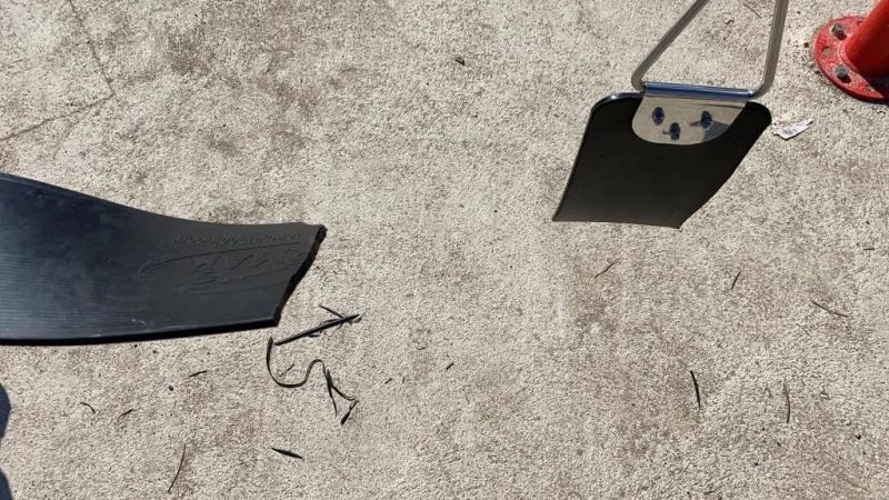 İnegöl’de yapımı devam eden çocuk parkını parçaladılar
