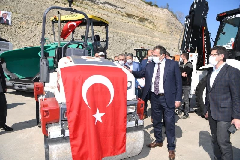Büyükşehir işi makinası parkını güçlendirdi
