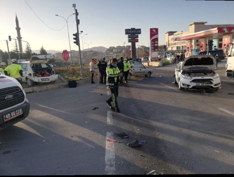 Kırşehir’deki trafik kazasında 4 kişi yaralandı
