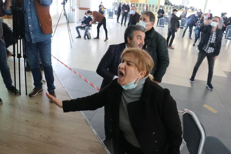 Sülfürik asit üretim tesisi ÇED toplantısına çevreci engeli
