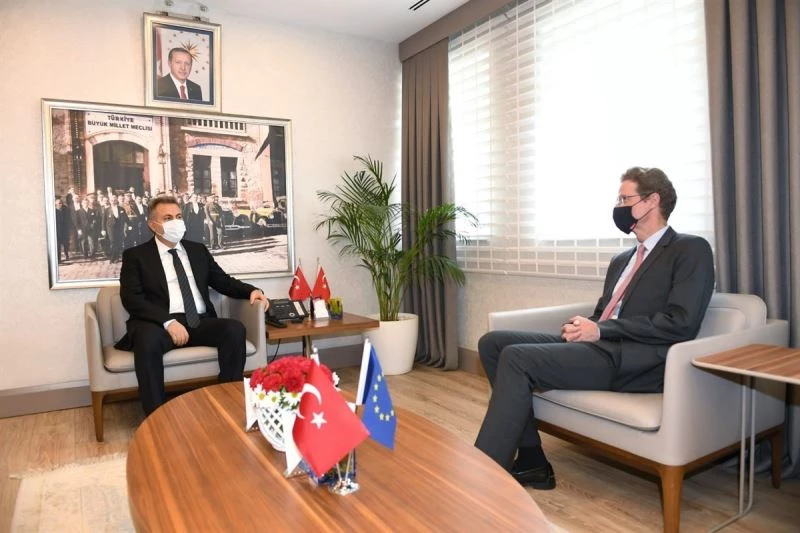 AB’den Suriyelilerin sığındığı ülkelere destek
