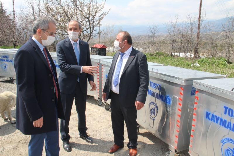 Tosya’nın köylerine çöp konteyneri dağıtımı sürüyor
