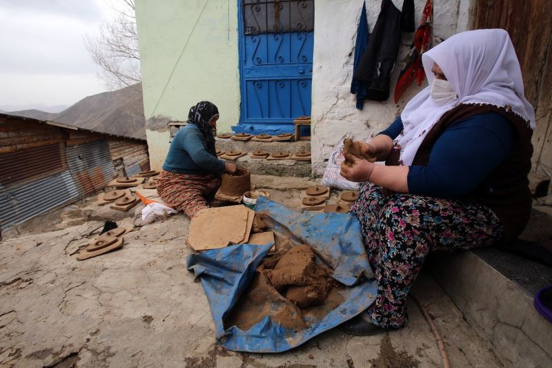 Yüzyıllardır anadan kıza öğretilerek yaşatılan gelenek: Dölek Güveci
