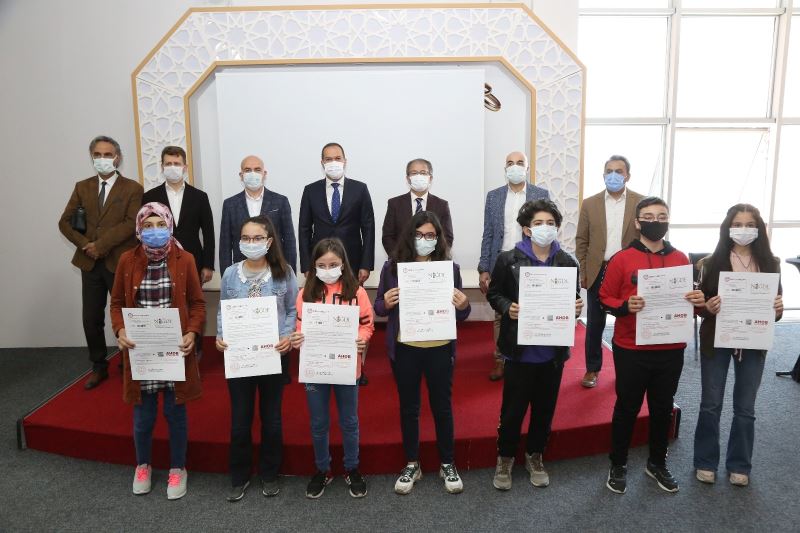 Niğde Belediye Başkanı Özdemir Pandemide Öğrencilerin yanında
