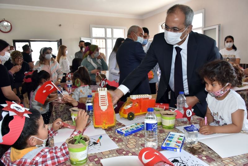 Tarsus’ta ’Köyüm Uzakta Öğretmenim Yanımda Projesi’
