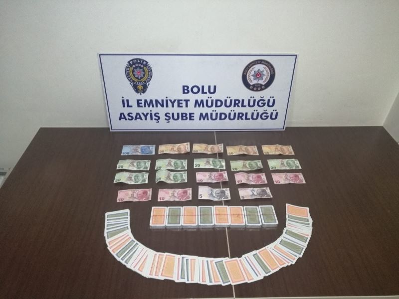 Kumarhaneye çevrilen evde suçüstü yakalananlara 10 bin lira ceza
