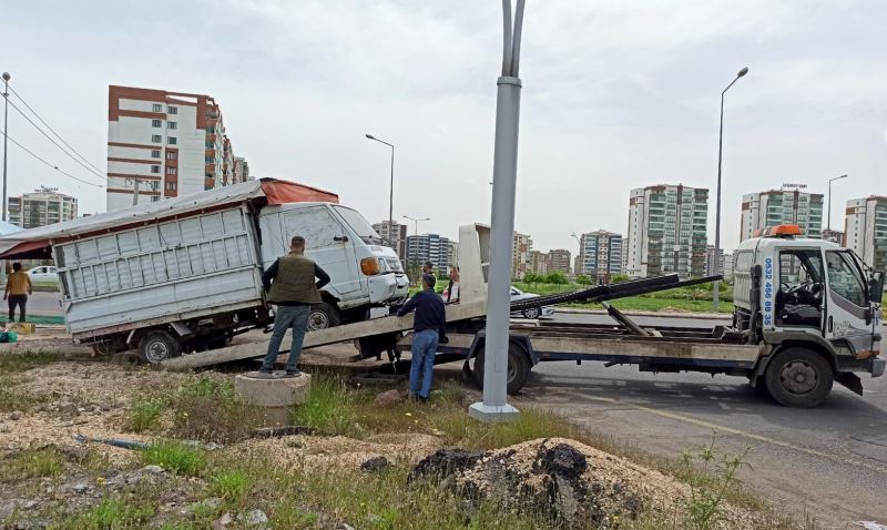 Diyarbakır Büyükşehir Belediyesi zabıta ekipleri kamusal alan işgallerini denetledi
