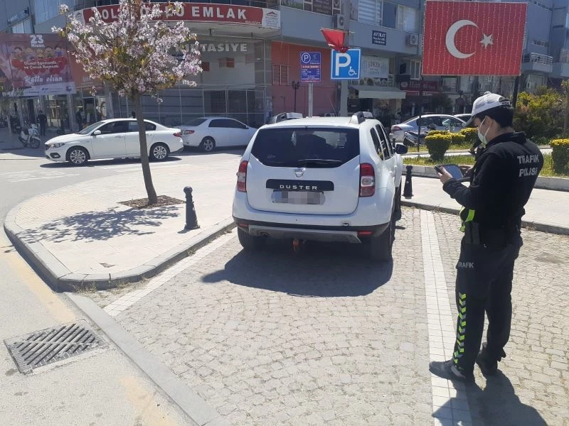 Dalaman’da engelli park yerlerini kullananlara ceza

